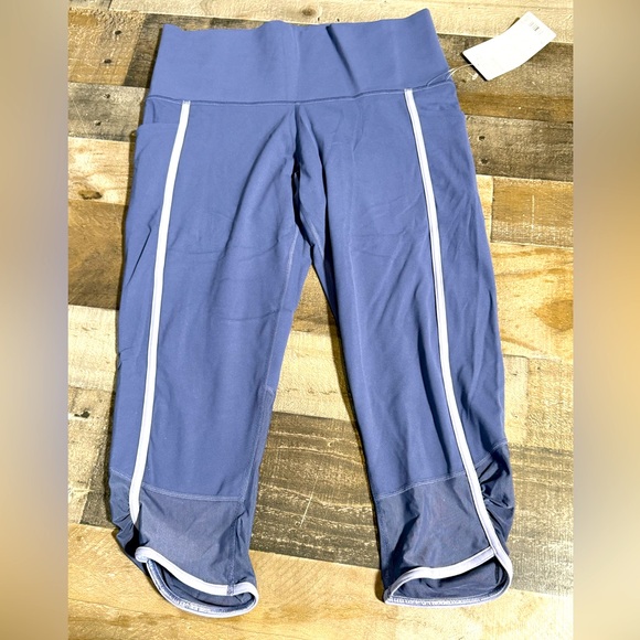 NWT Athleta Salutation Stash Pocket ll Capri- 1X - Picture 1 of 9